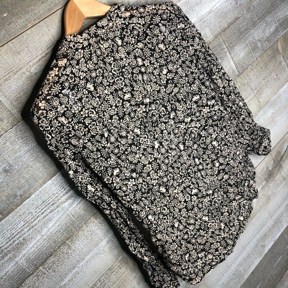 Hei Hei Anthropologie paisley black white button down top - Picture 6 of 6